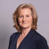 Zakelijk portret van Miriam Osten